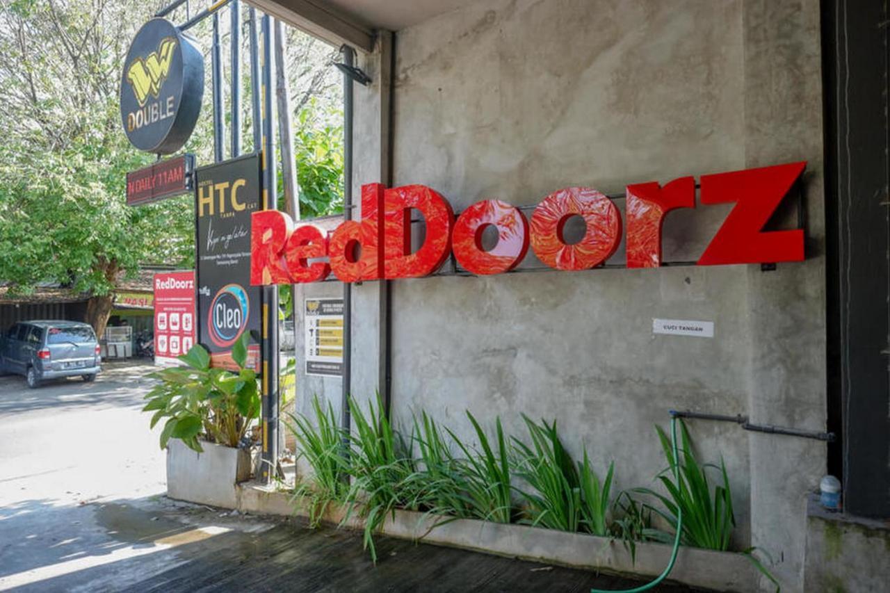Reddoorz Plus Near Kawasan Sam Poo Kong Семаранг Екстер'єр фото