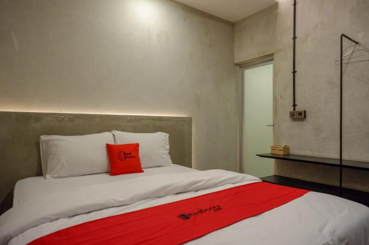 Reddoorz Plus Near Kawasan Sam Poo Kong Семаранг Екстер'єр фото