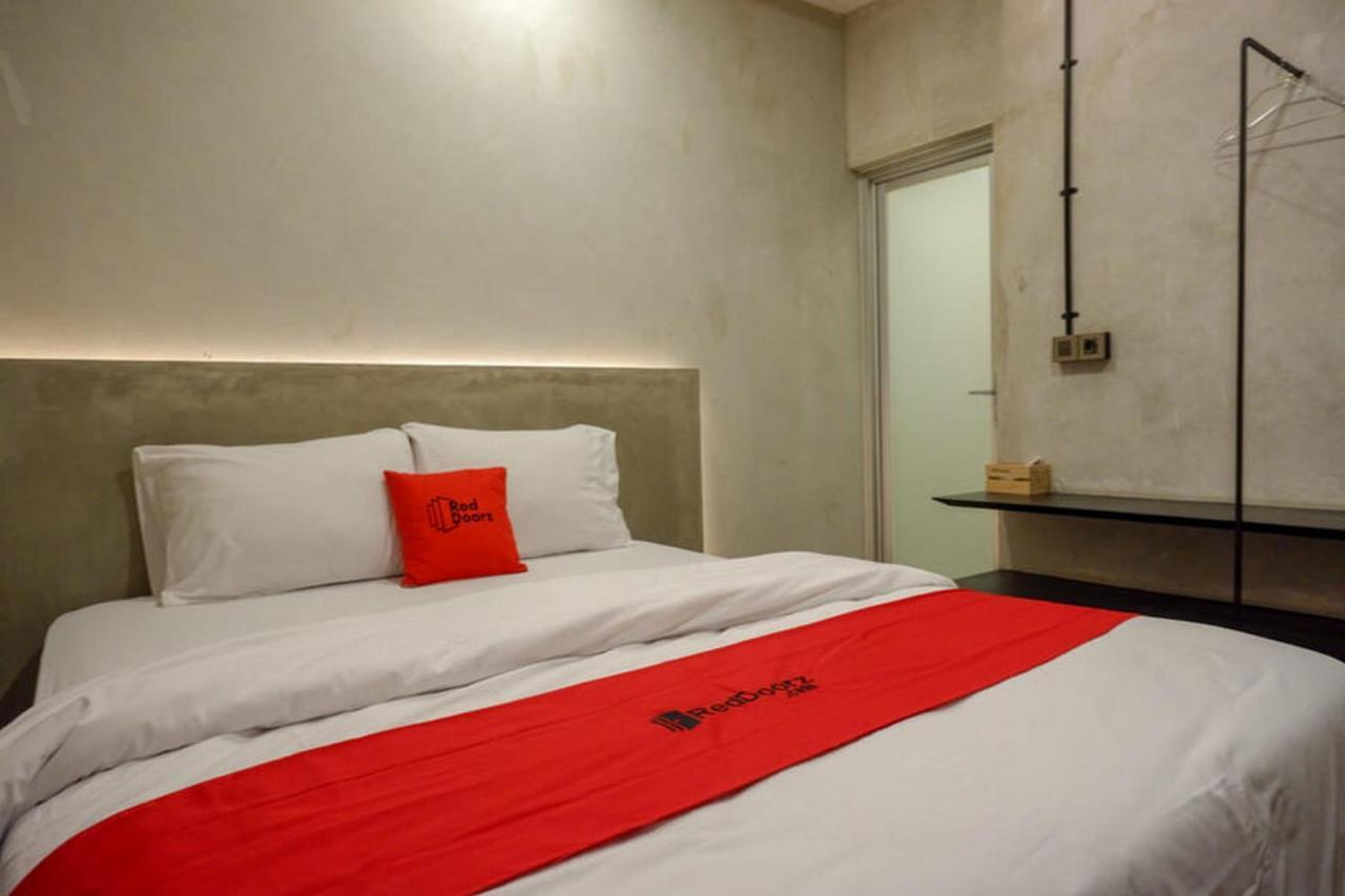 Reddoorz Plus Near Kawasan Sam Poo Kong Семаранг Екстер'єр фото