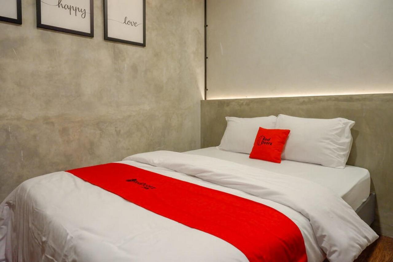 Reddoorz Plus Near Kawasan Sam Poo Kong Семаранг Екстер'єр фото