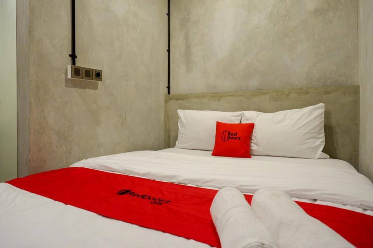 Reddoorz Plus Near Kawasan Sam Poo Kong Семаранг Екстер'єр фото